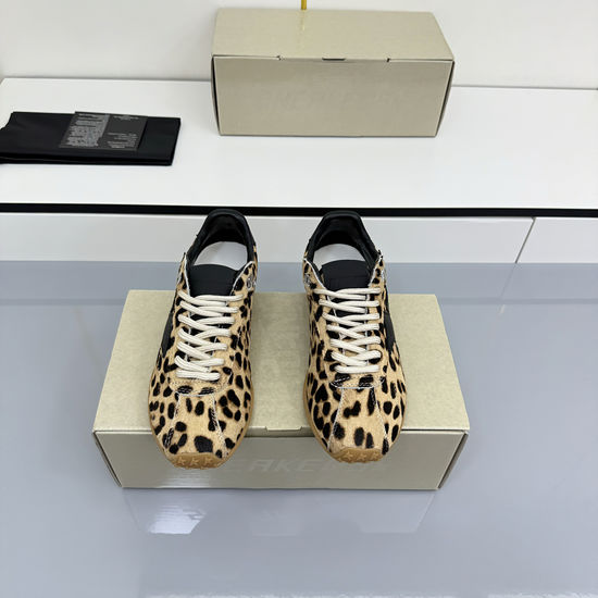 Golden Goose Vintage Star Printed Casual Sneakers With Non-slip Sole