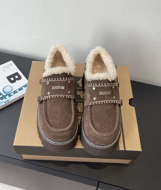 UGG Wool Lined Thick Sole Slip On Casual Boots