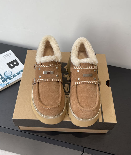 UGG Wool Lined Thick Sole Slip On Casual Boots