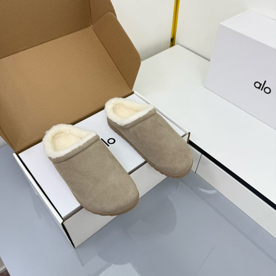 Alo Soft Suede Lined Casual Comfortable Daily Boots