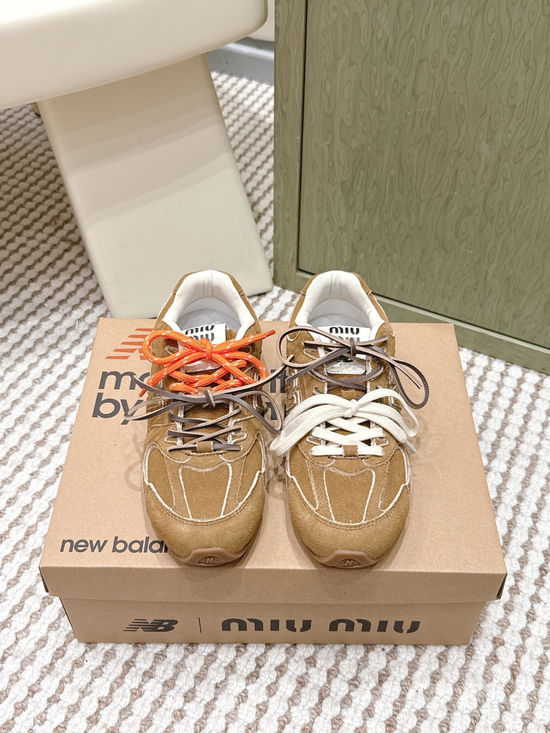 Miu Miu Retro Suede Leather Sneakers Two-toned Laces Durable Non-slip Sole