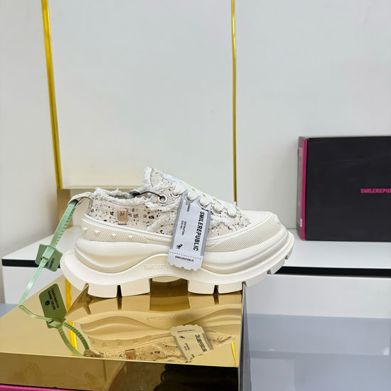 SMILEREPUBLIC Soft Canvas Casual Comfort Low Top Sneakers