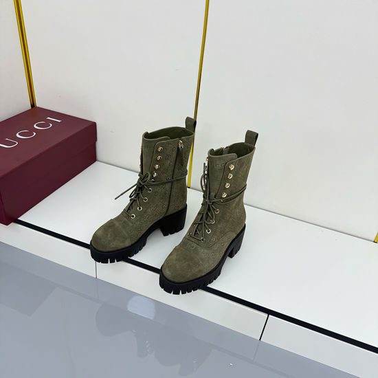 Gucci Embossed Leather Lace Up Ankle Boots With Treaded Sole