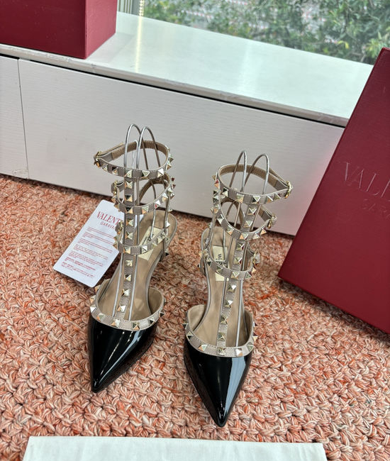 Valentino Classic Rivet Patent Leather Sole Comfortable Daily Footwear