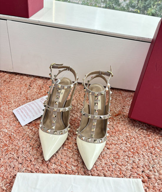Valentino Classic Rivet Flats Patent Leather Comfortable Elevating Footwear