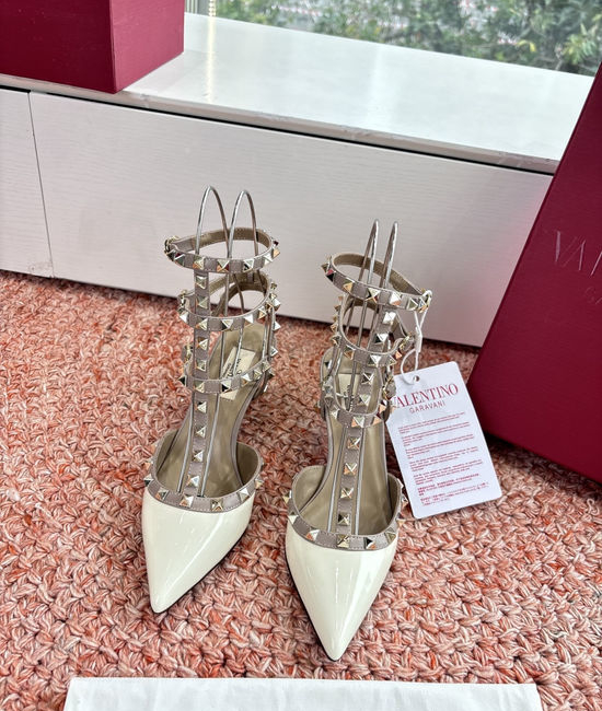 Valentino Classic Rivet Patent Leather Sole Comfortable Daily Footwear