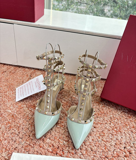 Valentino Classic Rivet Patent Leather Sole Comfortable Daily Footwear