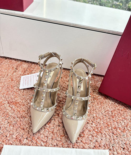 Valentino Classic Rivet Flats Patent Leather Comfortable Elevating Footwear