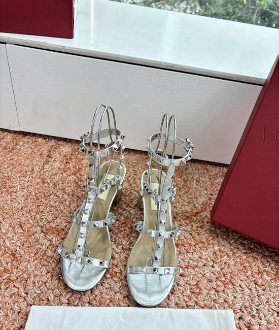 Valentino Classic Rivet Comfortable Elevating Casual Daily Shoes