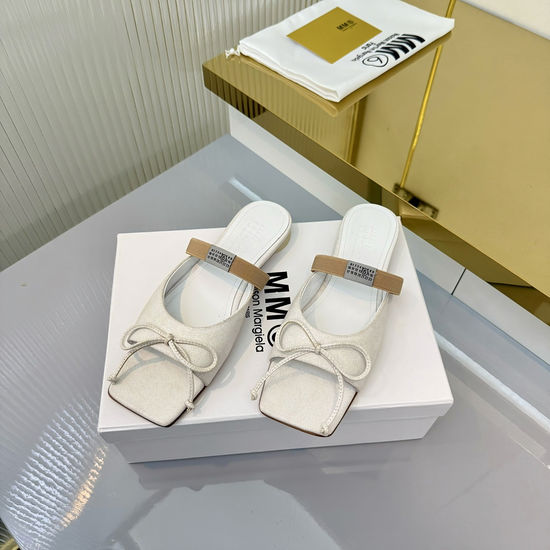 Maison Margiela Bow Decor Square Toe Leather Comfortable Mule Slippers