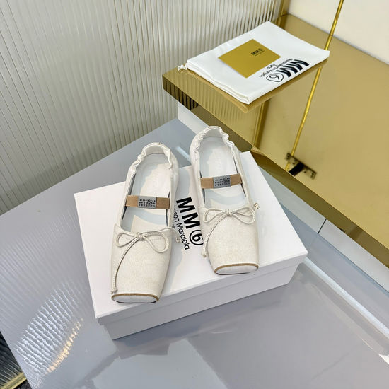 Maison Margiela Bow Decor Square Toe Leather Comfortable Mule Slippers