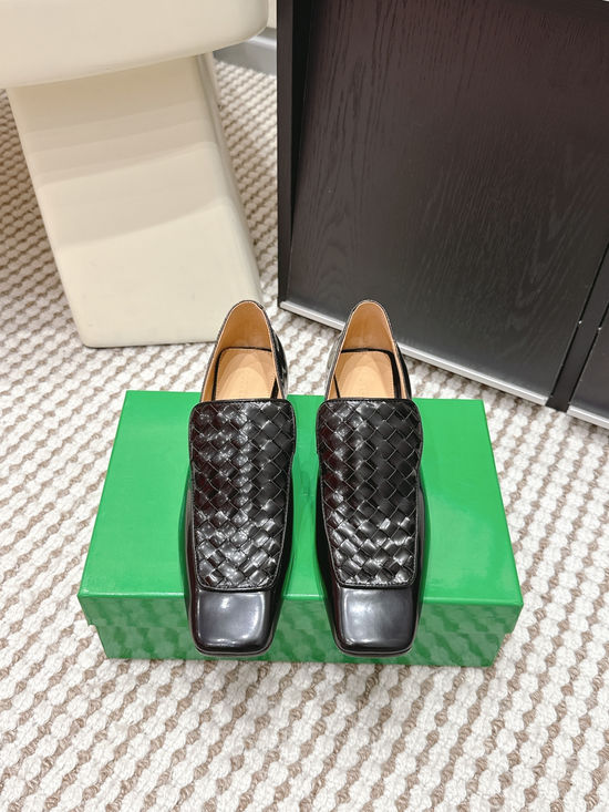 Bottega Veneta Patent Leather Square Toe Block Heel Shoes
