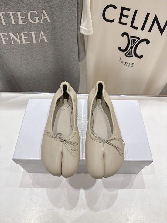 Maison Margiela Sheepskin Split Toe Loafers Comfortable Slip On Casual Ballet Flats