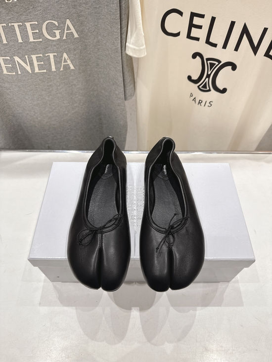 Maison Margiela Sheepskin Split Toe Loafers Comfortable Slip On Casual Ballet Flats