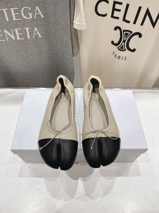 Maison Margiela Sheepskin Split Toe Loafers Comfortable Slip On Casual Ballet Flats