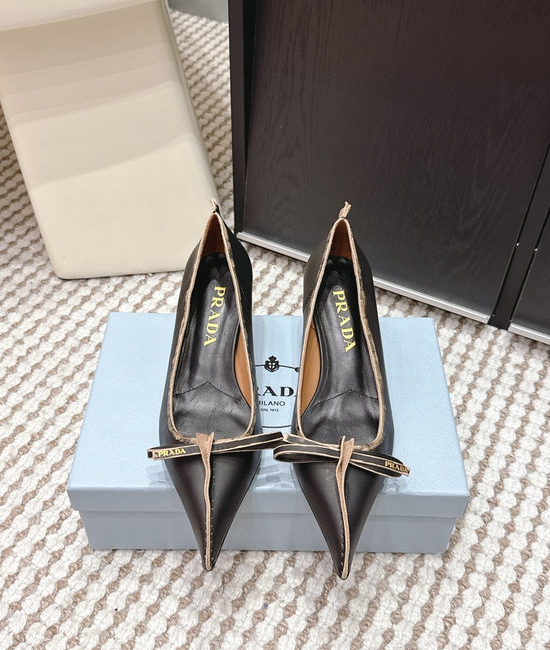 Prada Vintage Pointed Toe Bow Decor Low Heel Leather Shoes