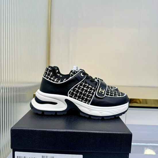 Chanel Classic Two-tone Casual Sneakers Soft Leather Upper Breathable Lining