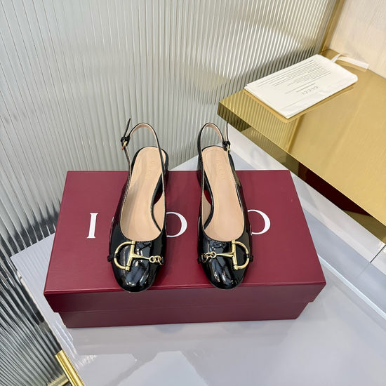 Gucci Patent Leather Ballet Flats With Decorative Buckle Detail