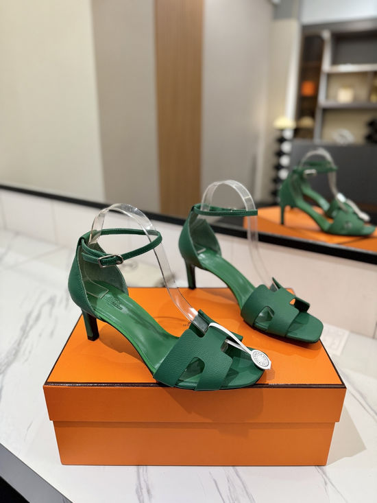 Hermes Elegant Palm Grain Leather Mid Heel Dress Shoes