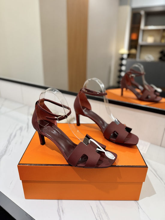 Hermes Elegant Palm Grain Leather Mid Heel Dress Shoes