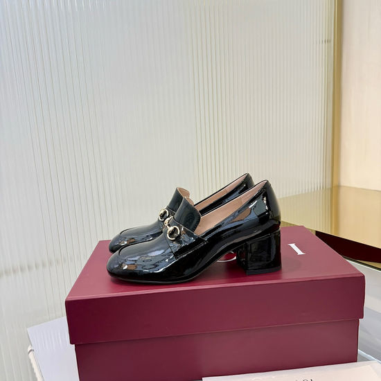 Gucci Shiny Leather Mid-heel Loafers with Decorative Buckle