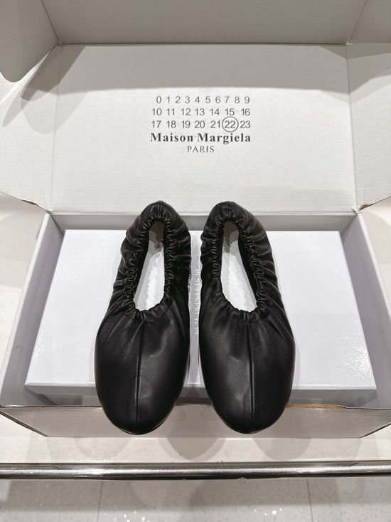 Maison Margiela Leather Ruched Elastic Mary Jane Ballet Flats