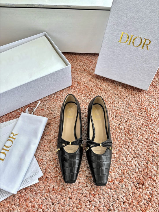 Christian Dior Elegant Bow Decor Leather Low Heel Pumps