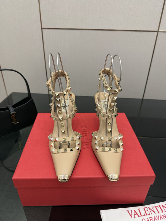 Valentino Classic Sheepskin Upper Sandals Comfortable Height Boosting