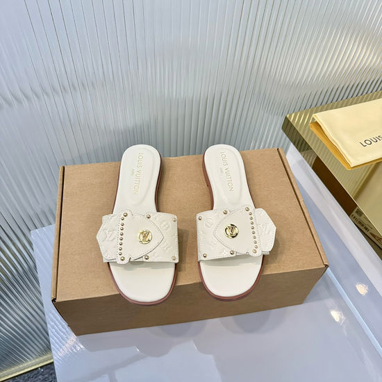 Louis Vuitton LV Embossed Pattern Rivet Decor Flat Mule Daily Shoes