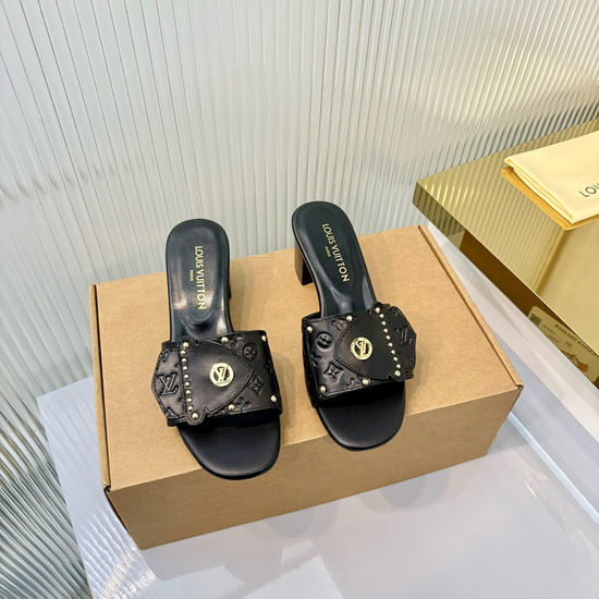Louis Vuitton LV Embossed Pattern Rivet Decor Flat Mule Casual Shoes