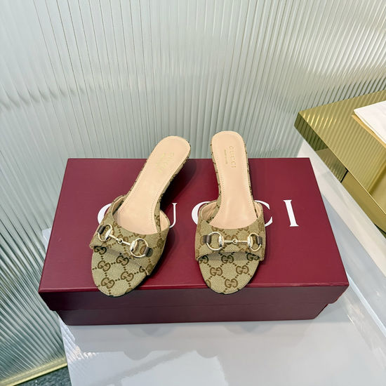 Gucci Classic Buckle Decor Canvas Comfortable Low Heel Sandals