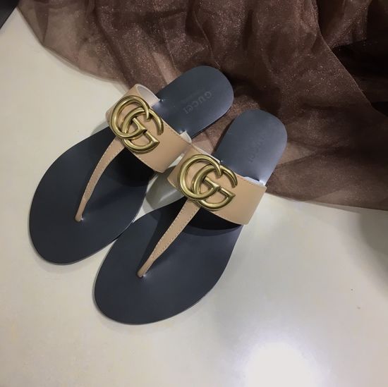 Gucci Cowhide Upper Flip Flops with Metal Decor