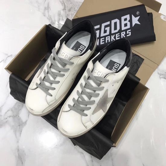 Golden Goose Durable Casual Distressed Sneakers with Upgraded Package