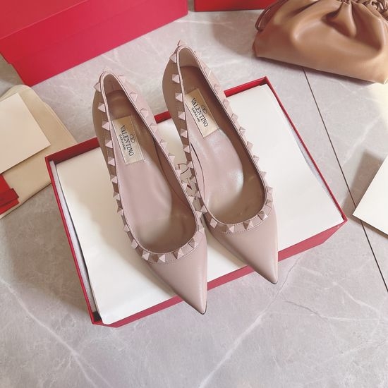 Valentino Elegant Rivet Decor Heeled Pumps Timeless Style