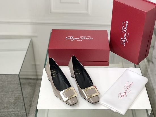 Roger Viver RV Patent Leather Buckle Low Heel Pumps