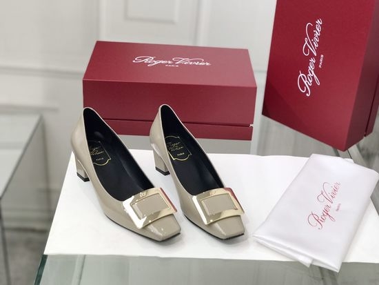 Roger Viver RV Patent Leather Buckle Low Heel Pumps