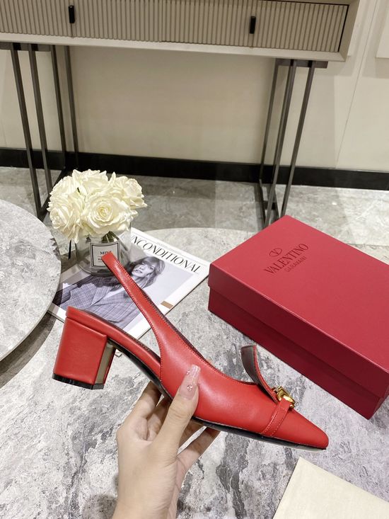 Valentino V Chain Pointed Toe Pumps Premium Leather Upper