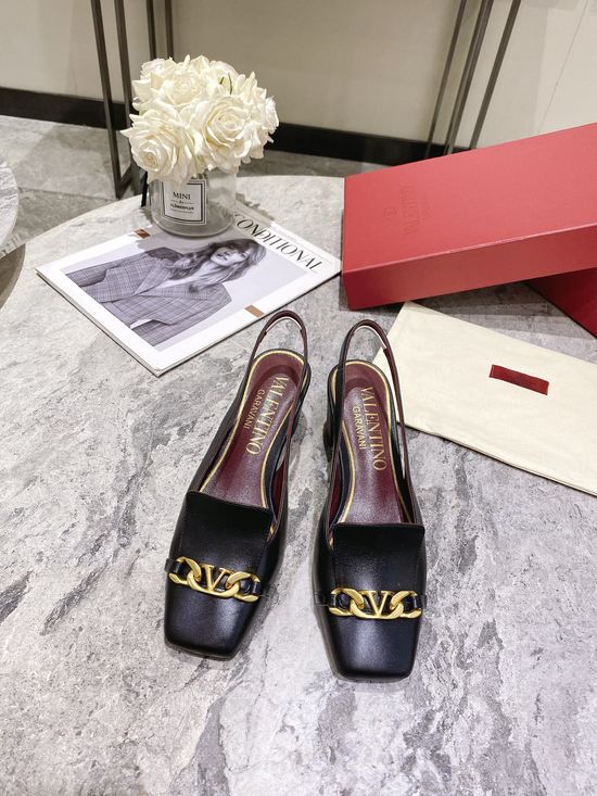 Valentino V Chain Pointed Toe Pumps Premium Leather Upper