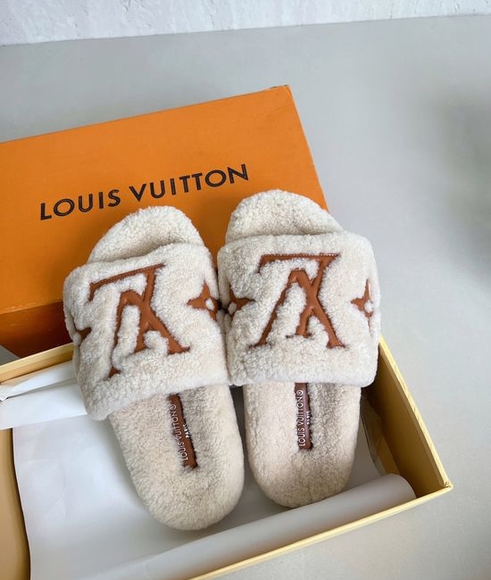 Louis Vuitton LV Warm Wool Slippers Non-slip Sole Indoor Outdoor Wear