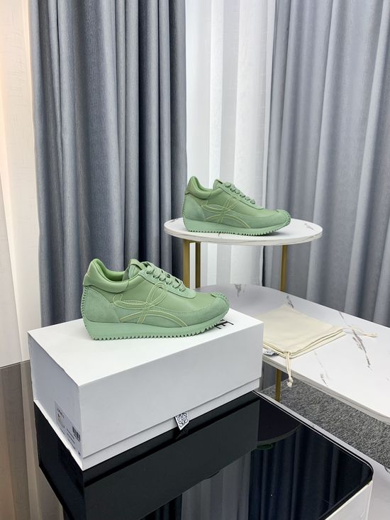 Loewe Classic Comfortable Casual Training Shoes with Premium Materials