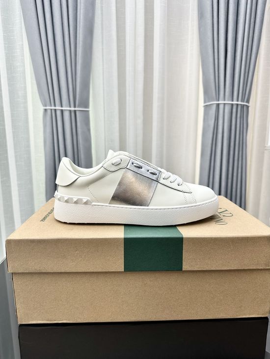 Valentino Studded Platform Casual Leather Sneakers Comfortable Height Increasing