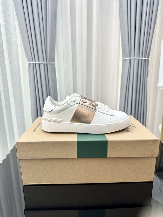 Valentino Studded Platform Casual Leather Sneakers Comfortable Height Increasing