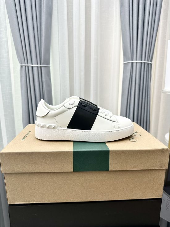 Valentino Studded Platform Casual Leather Sneakers Comfortable Height Increasing