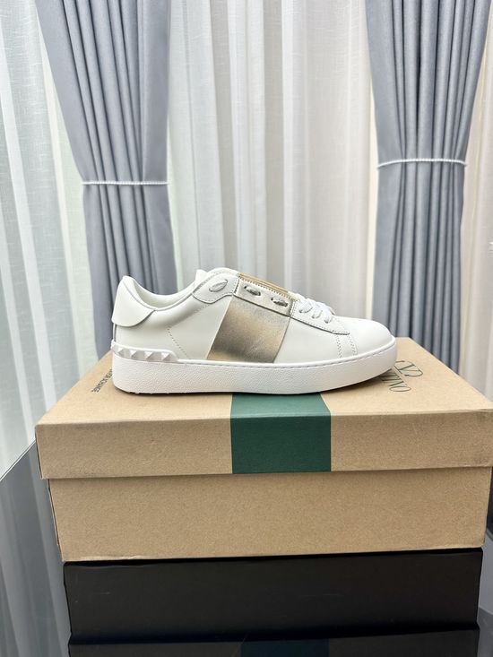 Valentino Studded Platform Casual Leather Sneakers Comfortable Height Increasing