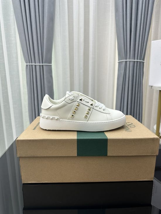 Valentino Studded Platform Casual Leather Sneakers Comfortable Height Increasing