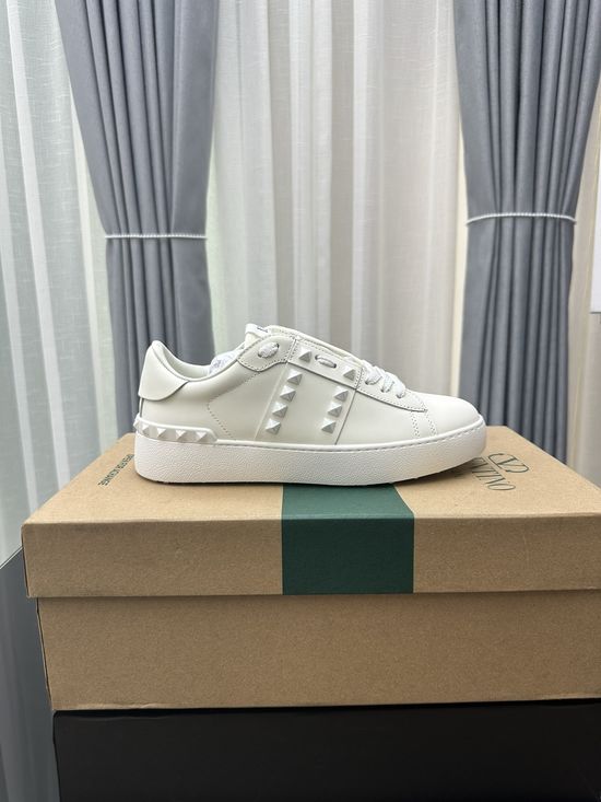 Valentino Studded Platform Casual Leather Sneakers Comfortable Height Increasing