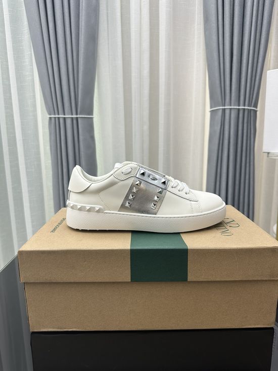 Valentino Studded Platform Casual Leather Sneakers Comfortable Height Increasing