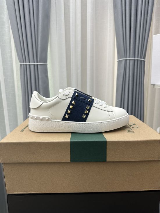 Valentino Studded Platform Casual Leather Sneakers Comfortable Height Increasing