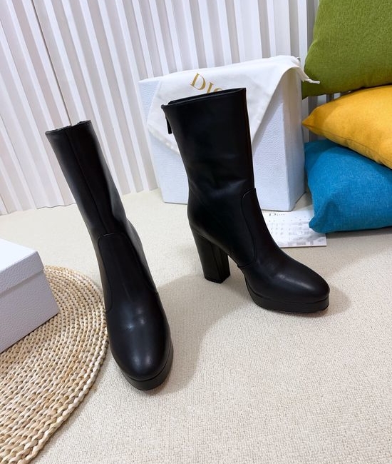 Christian Dior CD Elegant Leather Boots with CD Logo Buckle