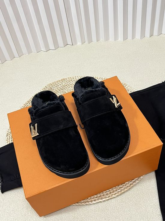 Louis Vuitton Embossed Pattern Casual Slip On Clog Slippers Comfortable Sole